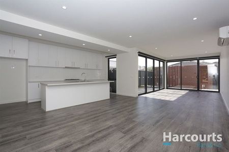 Modern 3-Bedroom Home with Stylish Features in Thomastown - Photo 5