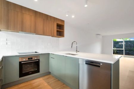 Stunning New Build Home on Claymore Street - Photo 2