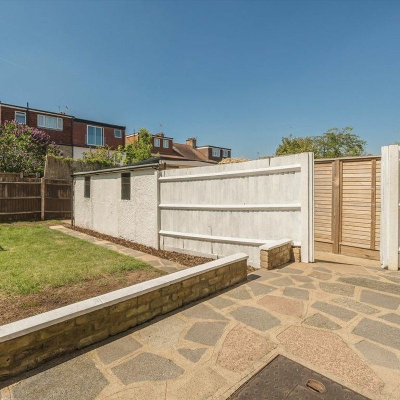 Selby Road, W5, London - Photo 1