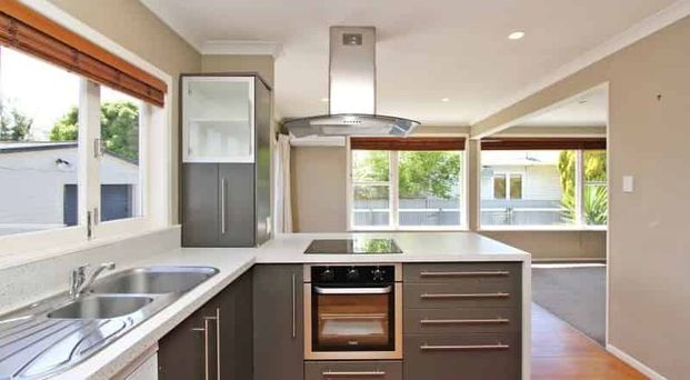 Sunny Family Home - Photo 1