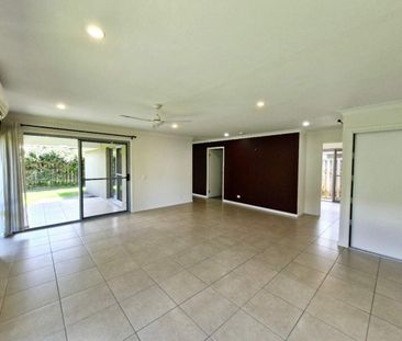 Spacious 4-Bedroom Family Home with 4 Air Conditioners - Photo 2