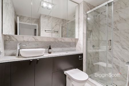 MODERN RICHMOND RETREAT MOMENTS FROM THE YARRA AND BRIDGE ROAD - Photo 5