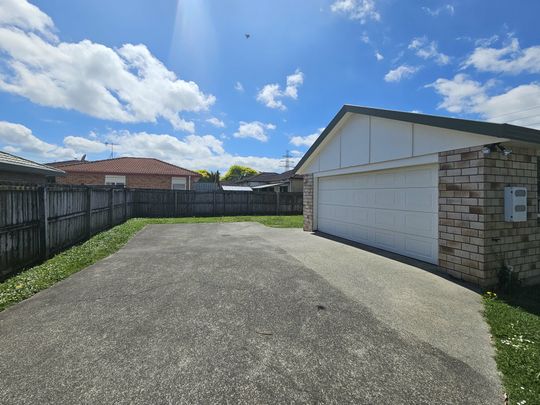 Solid Brick and Tile Home with 4 bedrooms - Photo 1