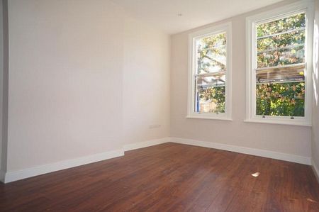 STUNNING NEWLY REFURBISHED ONE BEDROOM FLAT IN SOUTH HAMPSTEAD ZONE 2 - Photo 2