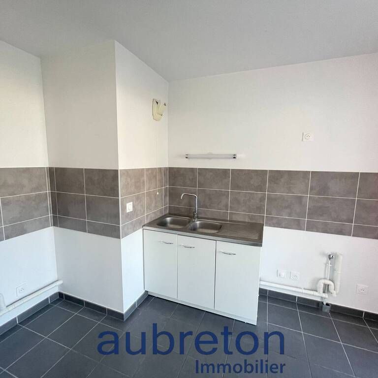 Location appartement Grenoble 38000 47.73 m² - Photo 1