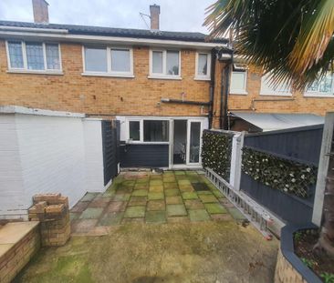 3 bedroom terraced house to rent - Photo 5