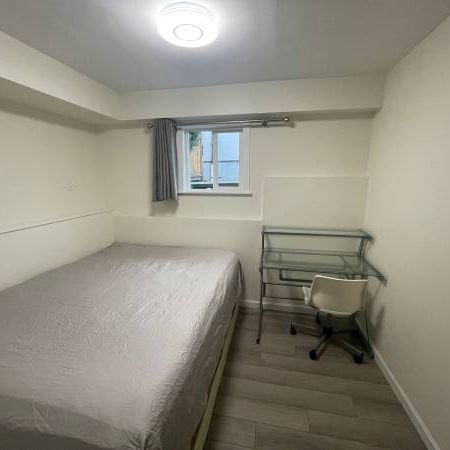 930/m,near sfu ，private bathroom,room,only boy,student - Photo 1