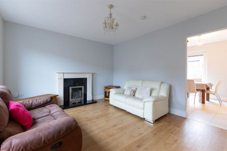 23 Sir Richard Wallace Road, LISBURN, BT28 3ZH - Photo 2