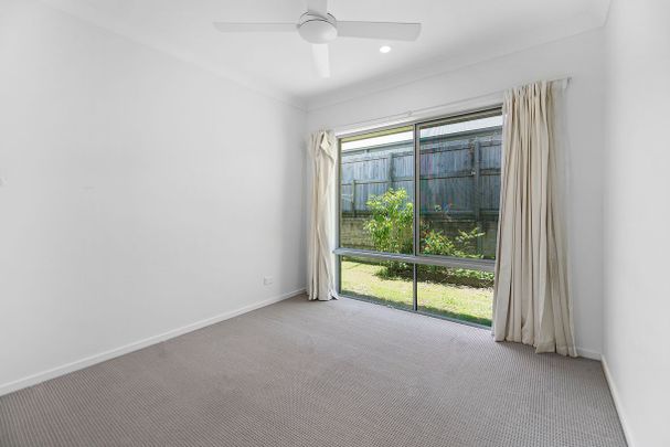 Spacious Four Bedroom Coomera Home with Additional LIving Space - Photo 1