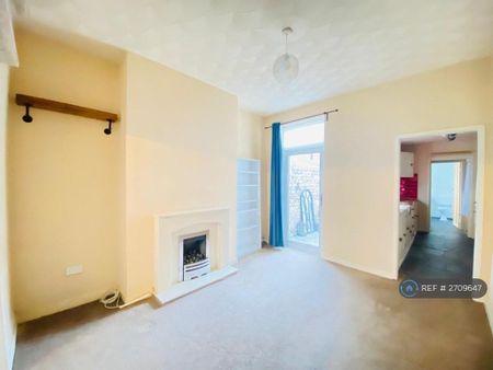 3 bedroom terraced house to rent - Photo 3