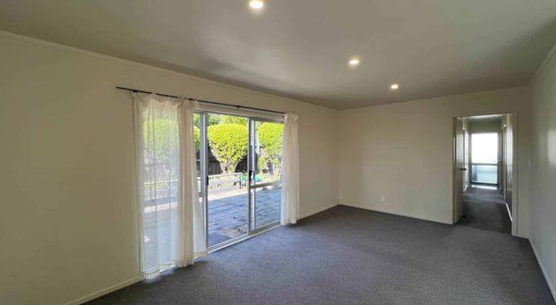 Close to shops, extra storage - Photo 1