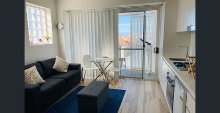 Modern & Spacious Studio ready to move in - Photo 3