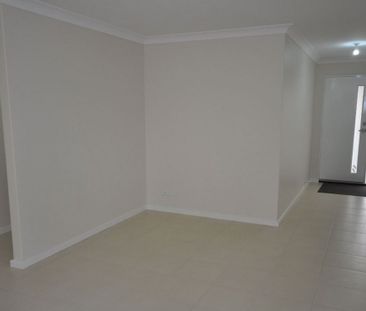Modern 4-Bedroom Home in Quiet Cul-de-Sac - Photo 3