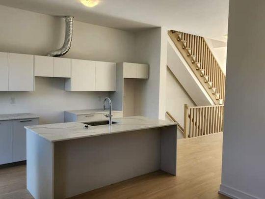 Three bedroom townhouse for rent in Bolton - Photo 1