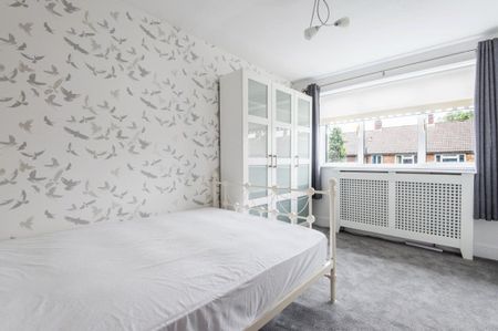 Carston Close, Lee, SE12 - Photo 3