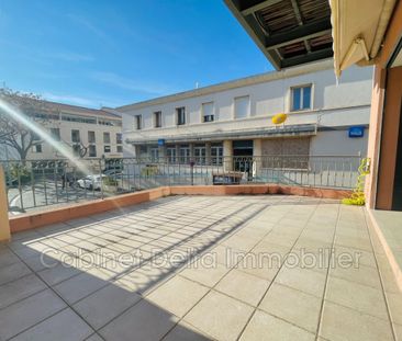 Centre-ville de Sanary, T1 de 28m² avec grande terrasse, asce - Photo 5