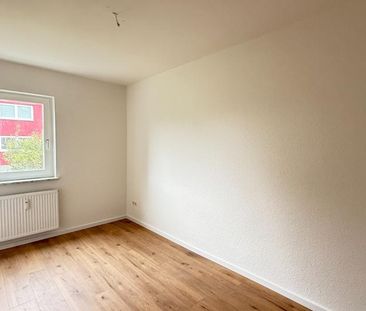 ERDGESCHOSS MIT GARTEN-NUTZUNG – 3-Zimmer-Wohnung mit Potenzial - Photo 5
