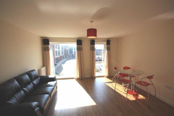 2 bedroom flat to rent - Photo 1
