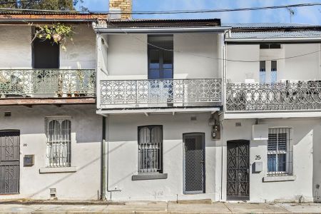 27 Briggs Street, Camperdown NSW 2050 - House For Rent | Domain - Photo 5