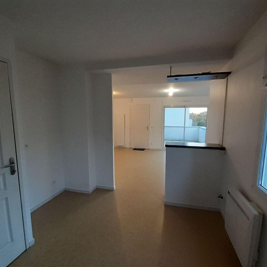 Pour visiter, appeler le 02.23.55.91.17. VITRE, Quartier Beauvais. Un appartement T3 en duple... - Photo 1