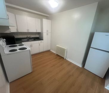 51 Saint Olaves Road apartment — Toronto, ON (1-Bedroom) - 1 Bedroom - Photo 3