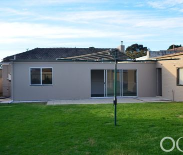 Open the Door to Family Comfort - Photo 2