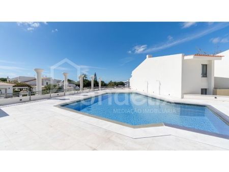 3 room luxury Apartment for rent in Loulé, Distrito de Faro - Photo 3
