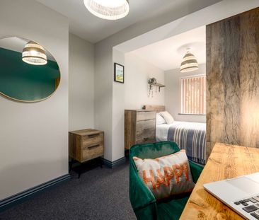 OX Living is proud to present this high-quality 8-bedroom co-living... - Photo 1