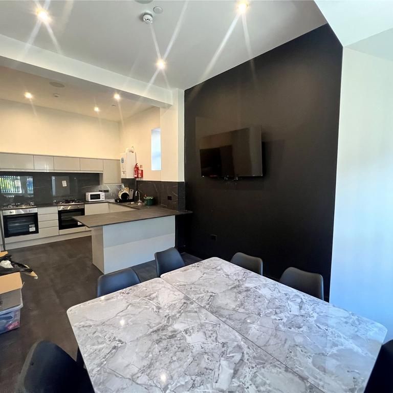 1 bedroom in a house share to rent - Photo 1