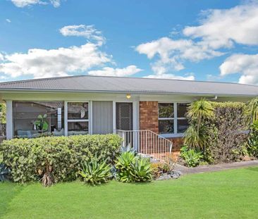 Single Level And Sunny - Photo 2