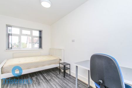 5 bed Semi-Detached House for Rent - Photo 5