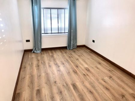 3 bedroom flat to rent - Photo 4