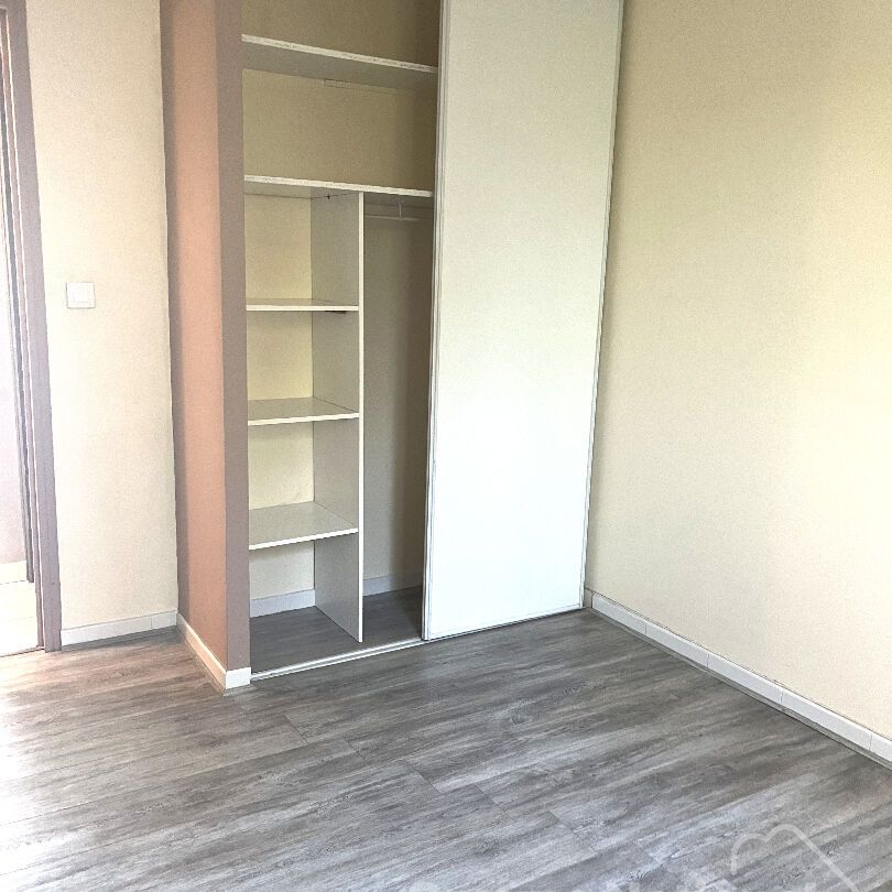 Appartement Duplex T3, 2 chambres avec garage et parking, - Photo 1