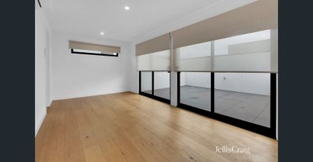 Brand New Three Bedroom Townhouse in Brunswick West - Photo 3
