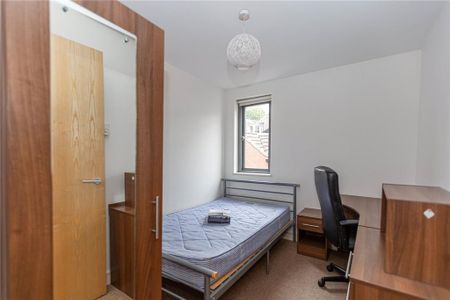 4 bedroom apartment to rent - Photo 4