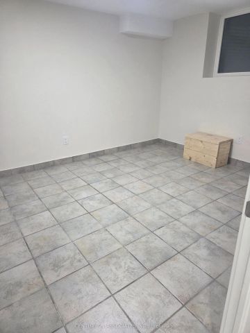 3158 Avalon Drive S #Lower - Photo 2