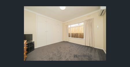 Renovated & Spacious Three-Bedroom Home in Prime Burwood Location - Photo 2