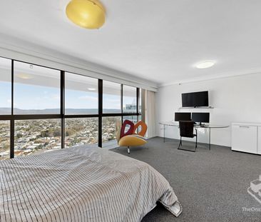 MAGNIFICENT 29TH FLOOR WATERFRONT SKY HOME WITH STUNNING 270 DEGREE NORTH FACING PANAROMIC SUNSETS - Photo 2