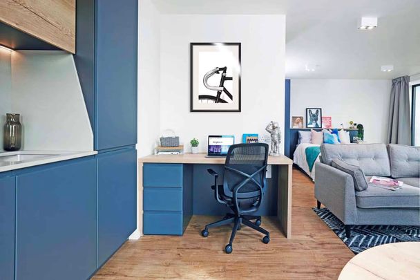 Premium Plus - Photo 1