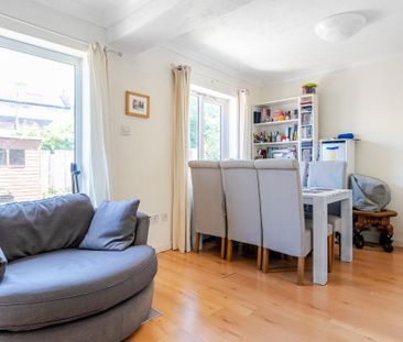 3 bedroom end of terrace house to rent - Photo 1