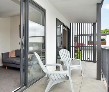 Fully Furnished Modern 2 bdrm apartment - Merivale - Photo 1
