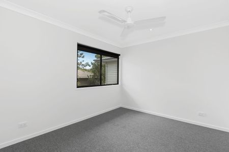 Modern 3 Bedroom Townhouse - Photo 3
