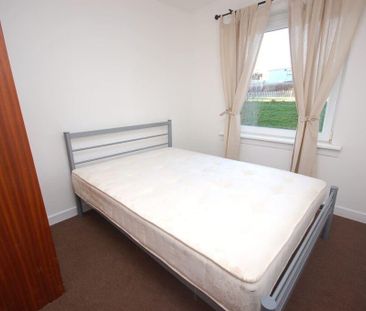4 bedroom flat share to rent - Photo 3