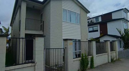 Large family home flat bush - Photo 4