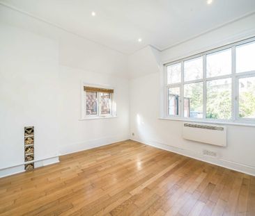 Palace Road, SW2, London - Photo 4