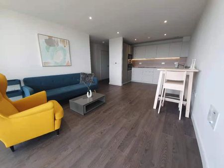 2 Bed Flat, Skylark Point, N4 - Photo 2