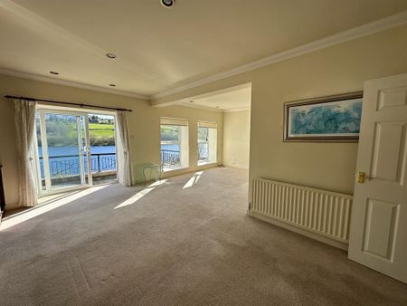 3 bedroom end of terrace house to rent - Photo 4