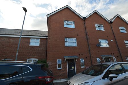1 bedroom room to rent Lenz Close, Colchester, CO1 - Photo 3