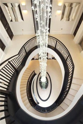 6 bedroom detached house to rent - Photo 4