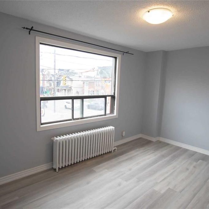 For Lease - 1104 College Street Unit# 2nd floor, Toronto, Ontario - Photo 1